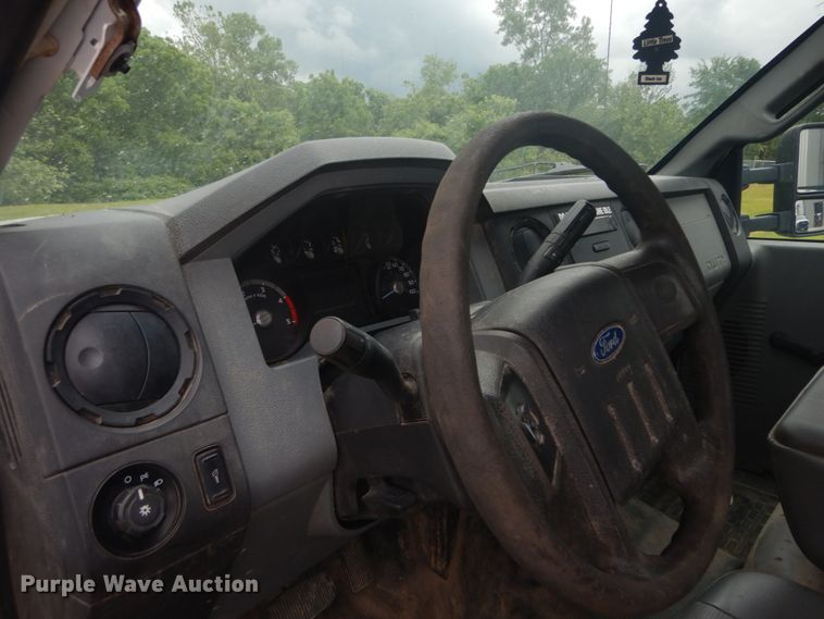 image for item IT9145 2012 Ford F550  truck cab and chassis