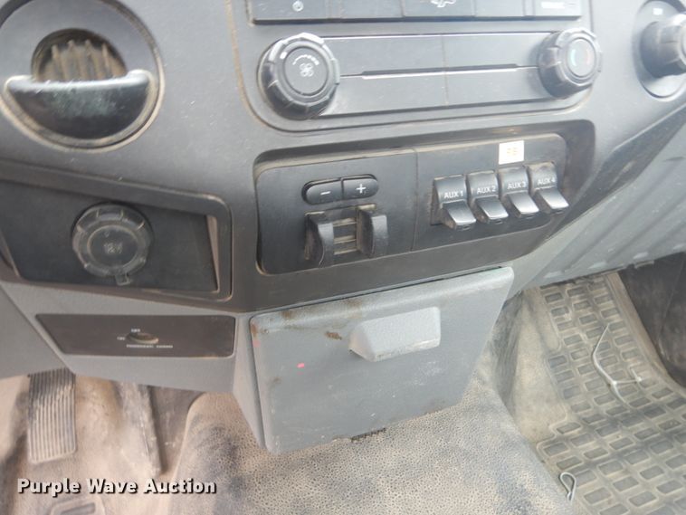 image for item IT9145 2012 Ford F550  truck cab and chassis