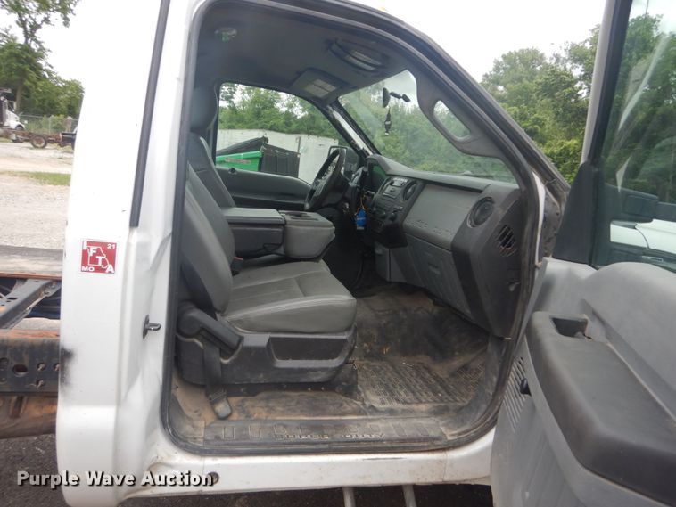 image for item IT9145 2012 Ford F550  truck cab and chassis