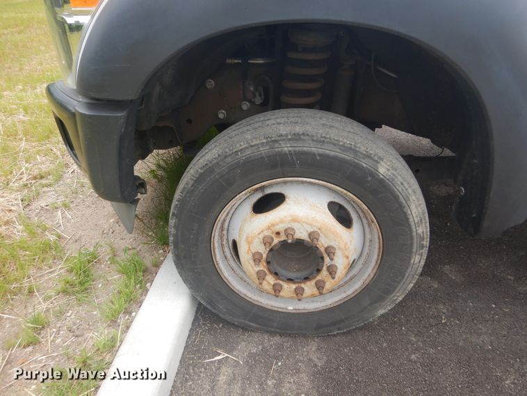 image for item IT9145 2012 Ford F550  truck cab and chassis