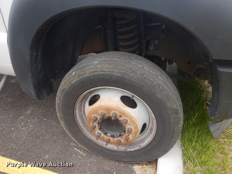 image for item IT9145 2012 Ford F550  truck cab and chassis