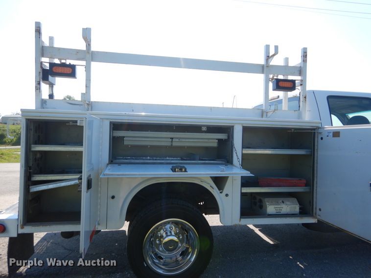 image for item IT9162 2010 Ford F550 Super Duty XL  Crew Cab utility / service truck