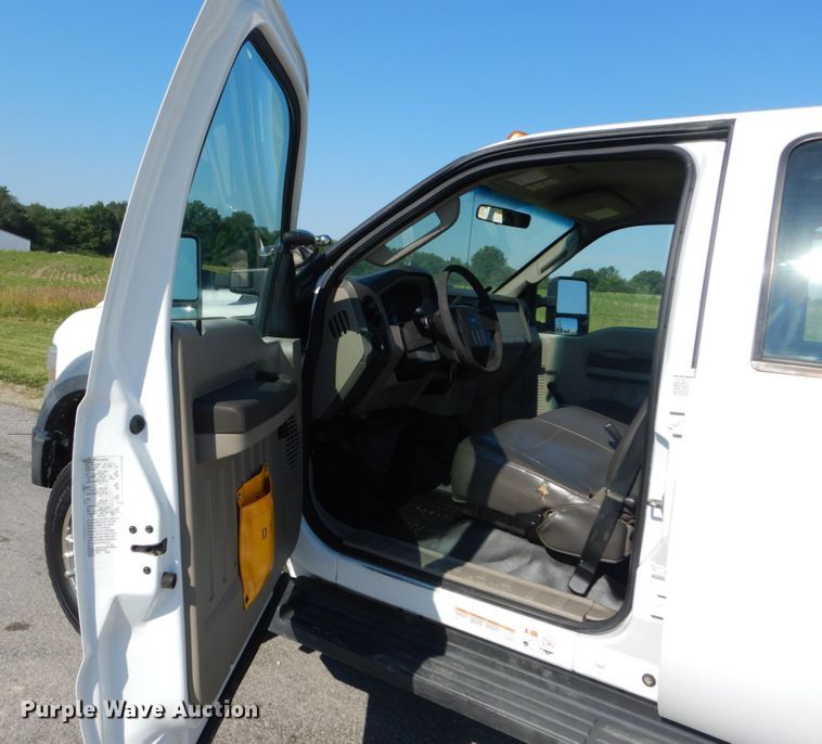 image for item IT9162 2010 Ford F550 Super Duty XL  Crew Cab utility / service truck