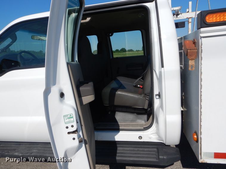 image for item IT9162 2010 Ford F550 Super Duty XL  Crew Cab utility / service truck