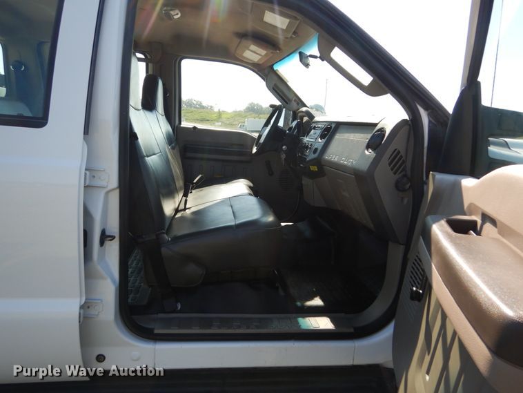 image for item IT9162 2010 Ford F550 Super Duty XL  Crew Cab utility / service truck