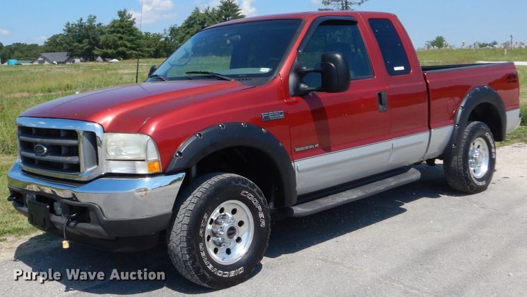 image for item IT9166 2002 Ford F250 Super Duty XLT  SuperCab pickup truck
