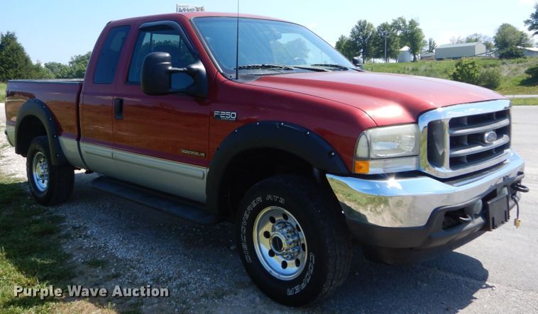 image for item IT9166 2002 Ford F250 Super Duty XLT  SuperCab pickup truck