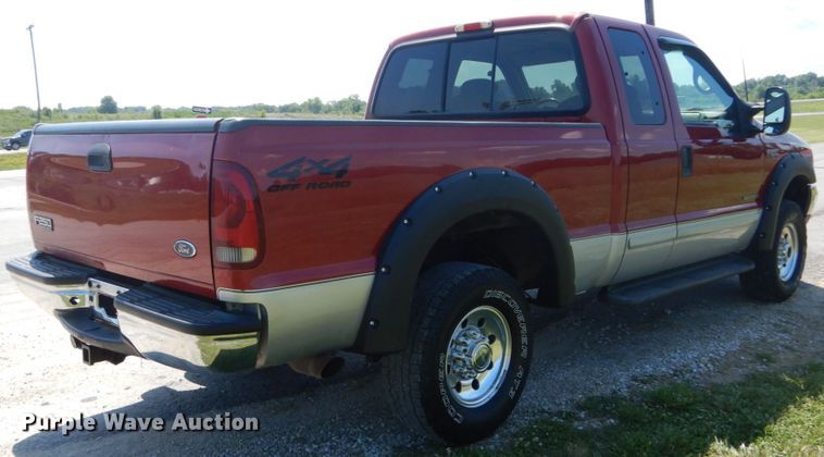 image for item IT9166 2002 Ford F250 Super Duty XLT  SuperCab pickup truck