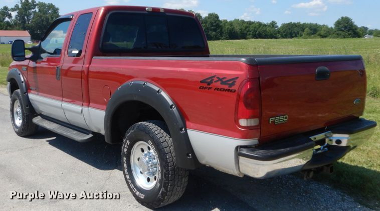 image for item IT9166 2002 Ford F250 Super Duty XLT  SuperCab pickup truck