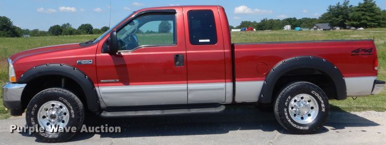 image for item IT9166 2002 Ford F250 Super Duty XLT  SuperCab pickup truck