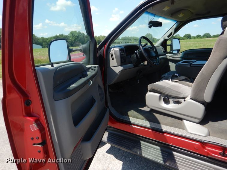 image for item IT9166 2002 Ford F250 Super Duty XLT  SuperCab pickup truck