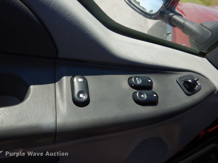 image for item IT9166 2002 Ford F250 Super Duty XLT  SuperCab pickup truck