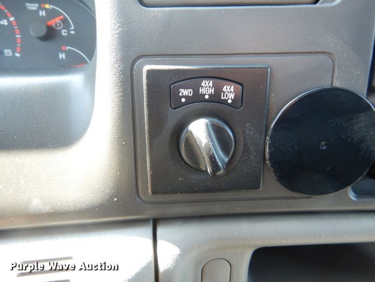 image for item IT9166 2002 Ford F250 Super Duty XLT  SuperCab pickup truck