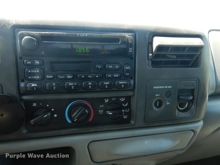 image for item IT9166 2002 Ford F250 Super Duty XLT  SuperCab pickup truck