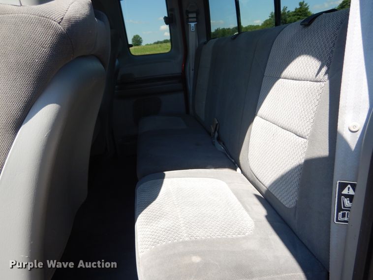 image for item IT9166 2002 Ford F250 Super Duty XLT  SuperCab pickup truck