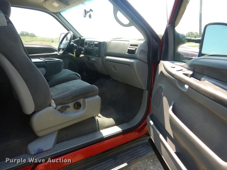 image for item IT9166 2002 Ford F250 Super Duty XLT  SuperCab pickup truck