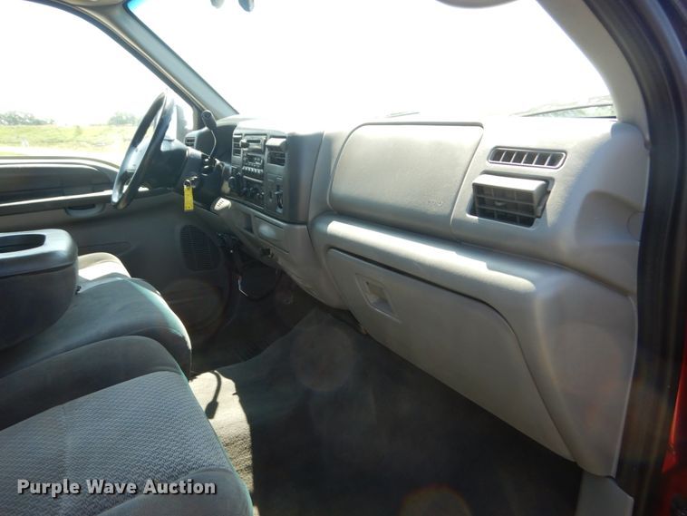 image for item IT9166 2002 Ford F250 Super Duty XLT  SuperCab pickup truck