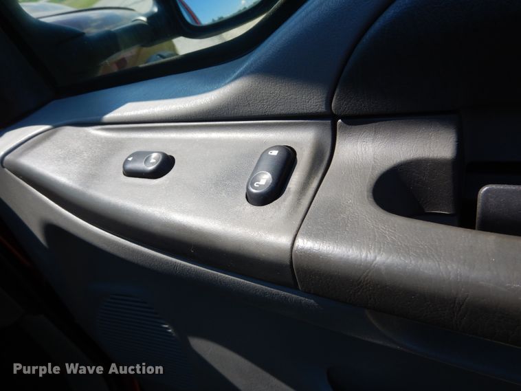 image for item IT9166 2002 Ford F250 Super Duty XLT  SuperCab pickup truck