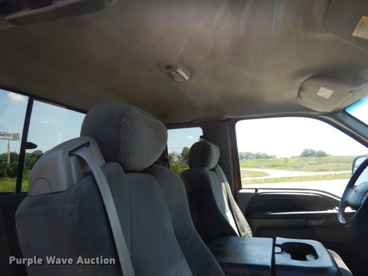 image for item IT9166 2002 Ford F250 Super Duty XLT  SuperCab pickup truck