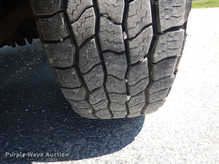 image for item IT9166 2002 Ford F250 Super Duty XLT  SuperCab pickup truck