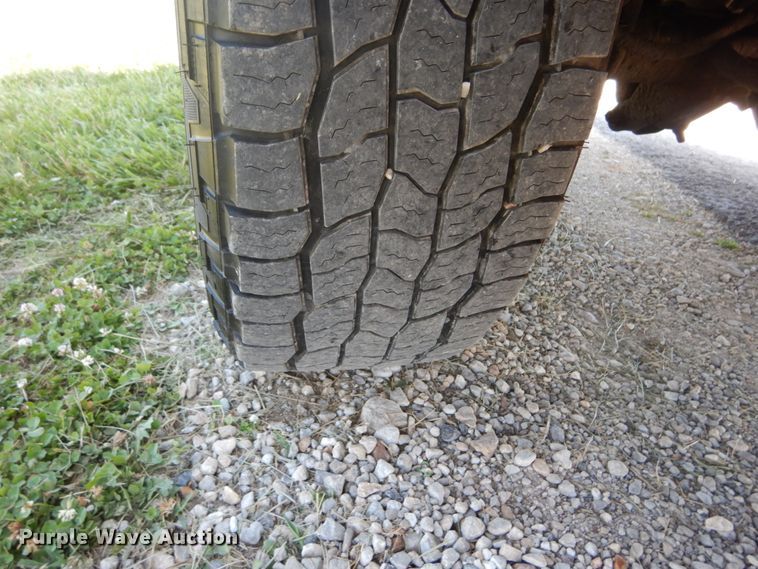 image for item IT9166 2002 Ford F250 Super Duty XLT  SuperCab pickup truck