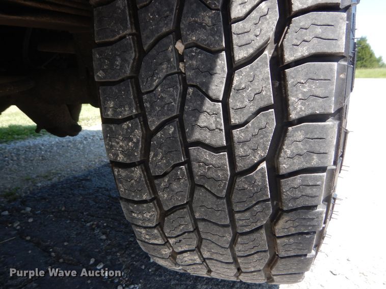 image for item IT9166 2002 Ford F250 Super Duty XLT  SuperCab pickup truck