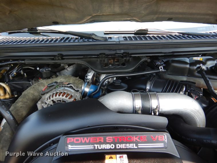 image for item IT9167 2003 Ford F350 Super Duty Lariat  Crew Cab pickup truck