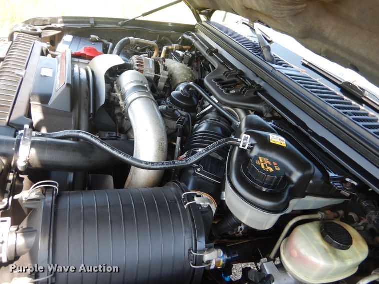 image for item IT9167 2003 Ford F350 Super Duty Lariat  Crew Cab pickup truck