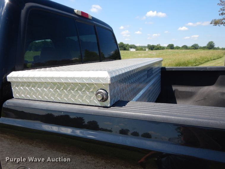 image for item IT9167 2003 Ford F350 Super Duty Lariat  Crew Cab pickup truck