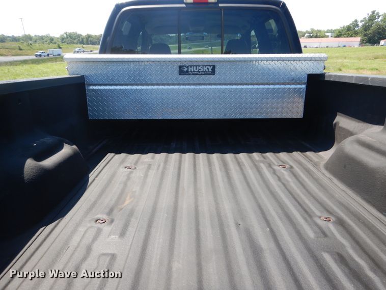 image for item IT9167 2003 Ford F350 Super Duty Lariat  Crew Cab pickup truck