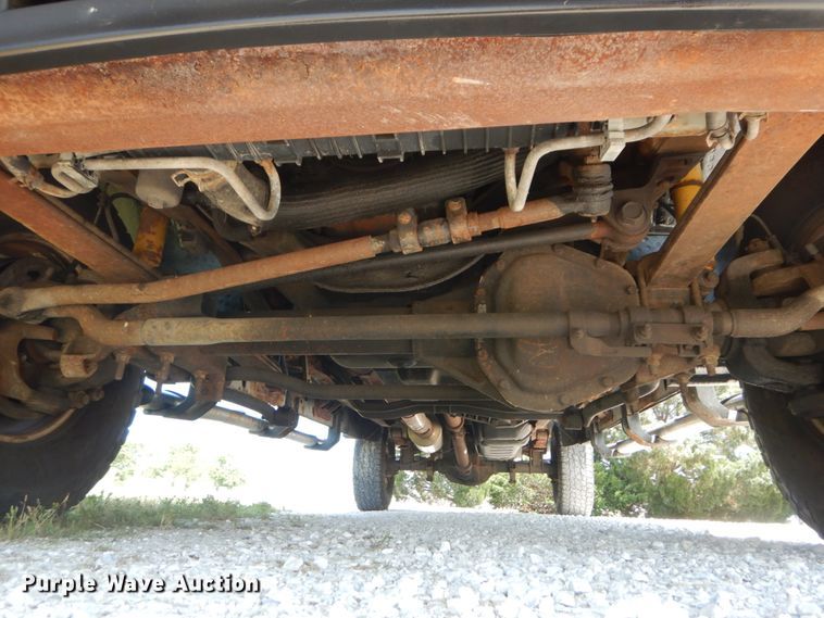 image for item IT9167 2003 Ford F350 Super Duty Lariat  Crew Cab pickup truck