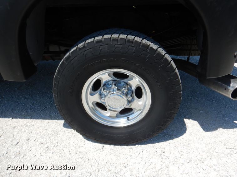 image for item IT9167 2003 Ford F350 Super Duty Lariat  Crew Cab pickup truck