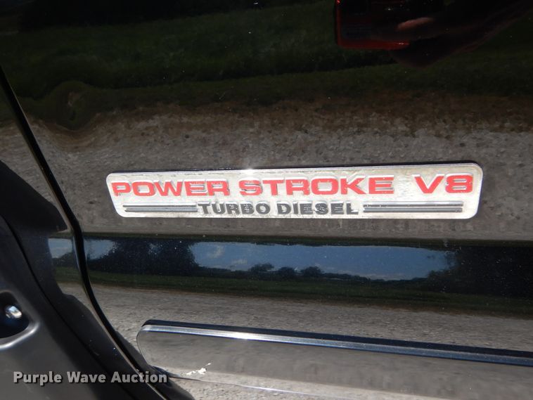 image for item IT9167 2003 Ford F350 Super Duty Lariat  Crew Cab pickup truck