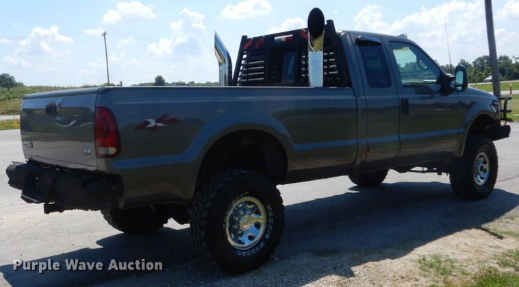 image for item IT9169 2002 Ford F250 Super Duty XLT  SuperCab pickup truck