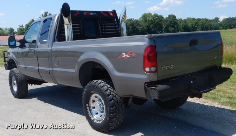 image for item IT9169 2002 Ford F250 Super Duty XLT  SuperCab pickup truck