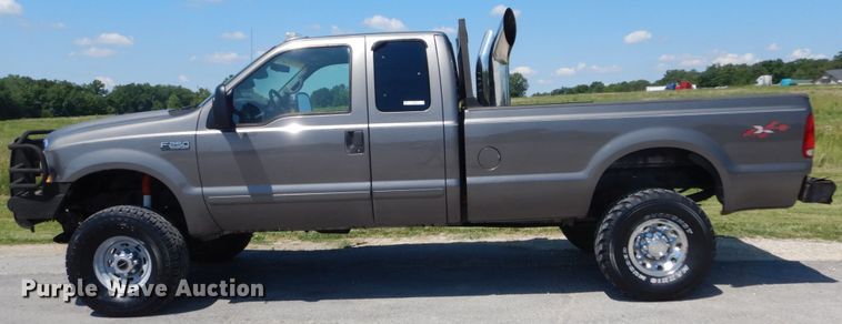 image for item IT9169 2002 Ford F250 Super Duty XLT  SuperCab pickup truck