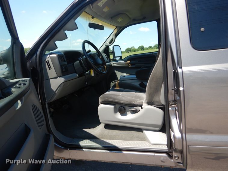 image for item IT9169 2002 Ford F250 Super Duty XLT  SuperCab pickup truck