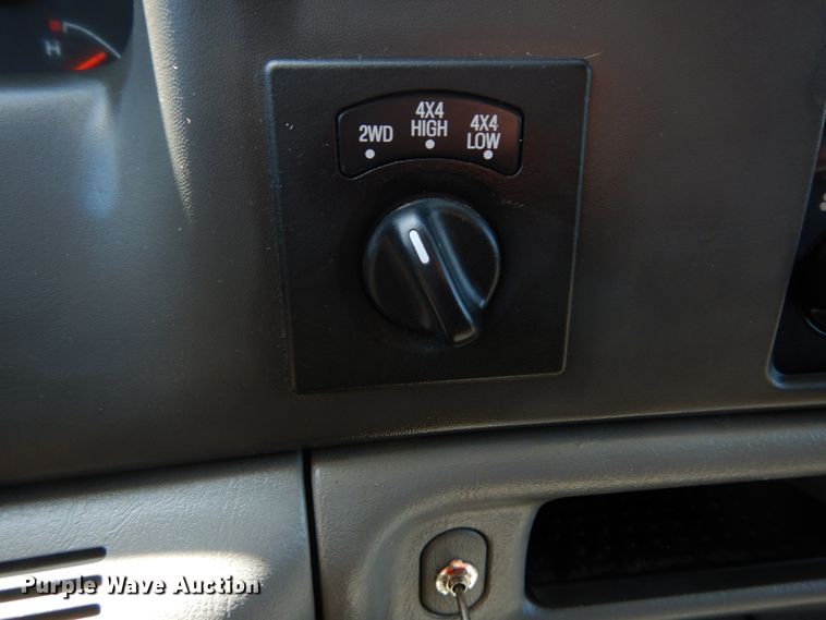 image for item IT9169 2002 Ford F250 Super Duty XLT  SuperCab pickup truck