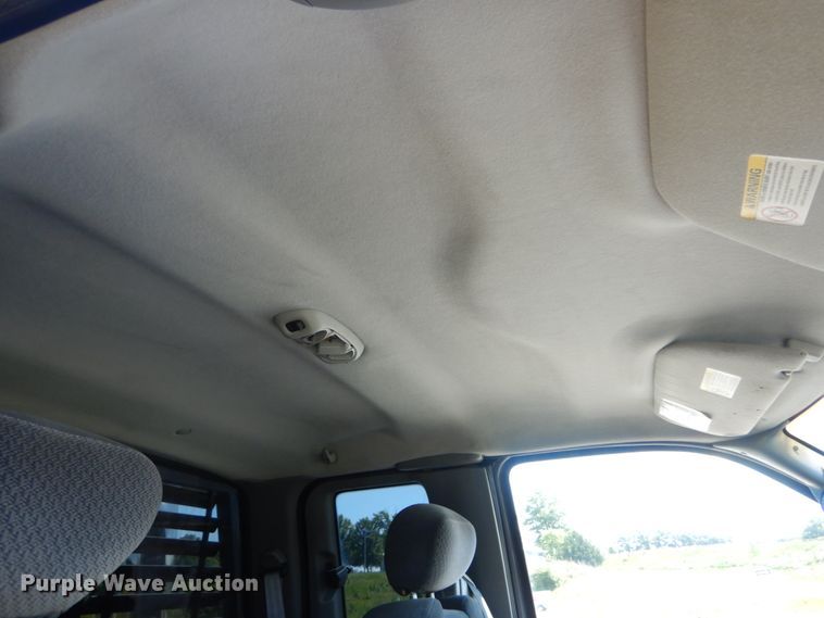 image for item IT9169 2002 Ford F250 Super Duty XLT  SuperCab pickup truck