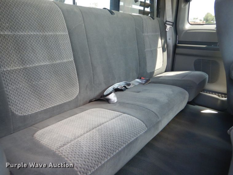 image for item IT9169 2002 Ford F250 Super Duty XLT  SuperCab pickup truck