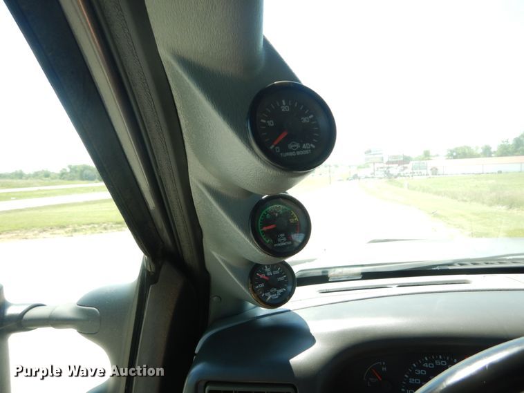 image for item IT9169 2002 Ford F250 Super Duty XLT  SuperCab pickup truck