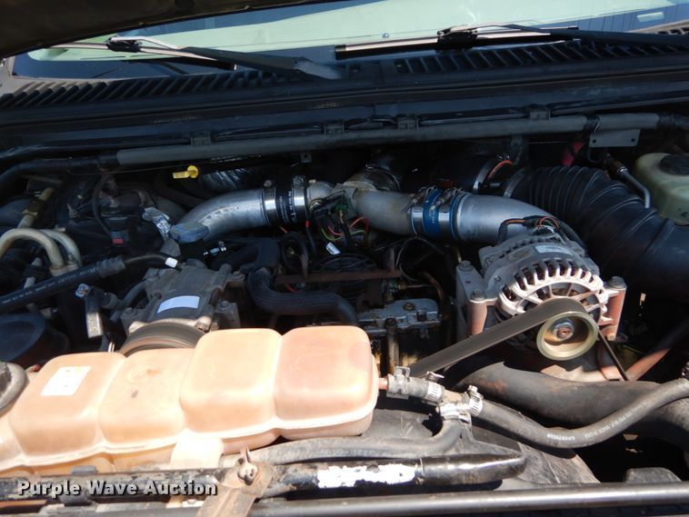 image for item IT9169 2002 Ford F250 Super Duty XLT  SuperCab pickup truck