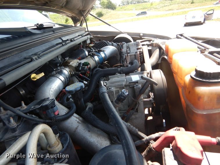 image for item IT9169 2002 Ford F250 Super Duty XLT  SuperCab pickup truck