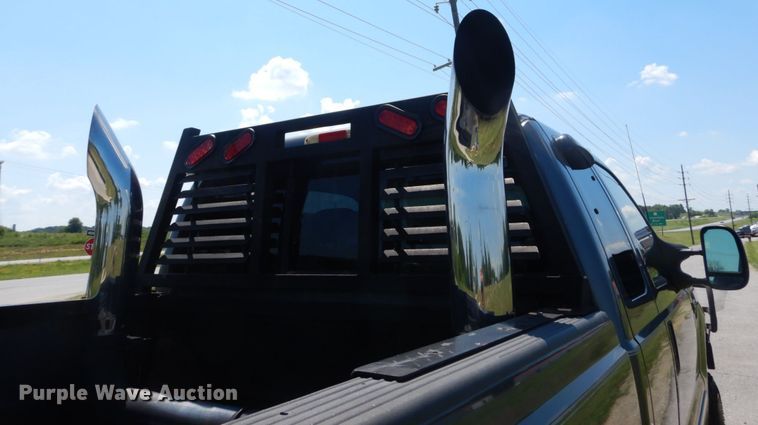 image for item IT9169 2002 Ford F250 Super Duty XLT  SuperCab pickup truck