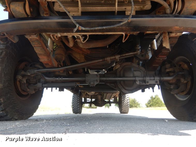 image for item IT9169 2002 Ford F250 Super Duty XLT  SuperCab pickup truck