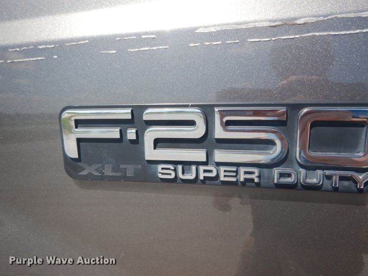 image for item IT9169 2002 Ford F250 Super Duty XLT  SuperCab pickup truck