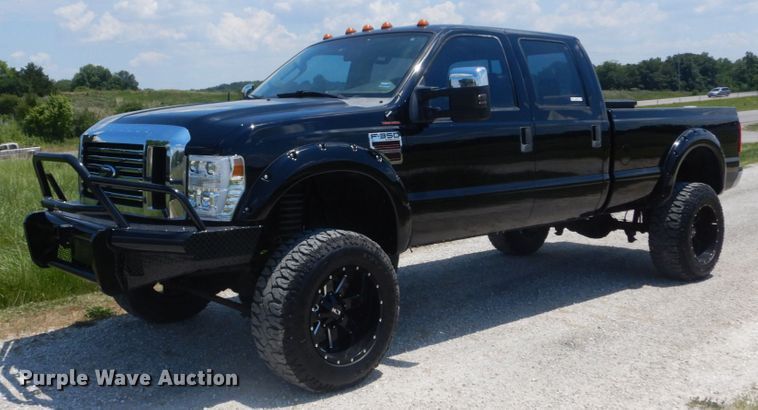 image for item IT9174 2008 Ford F350 Super Duty  Crew Cab pickup truck