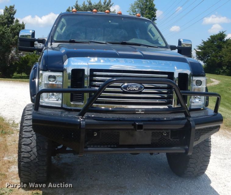 image for item IT9174 2008 Ford F350 Super Duty  Crew Cab pickup truck