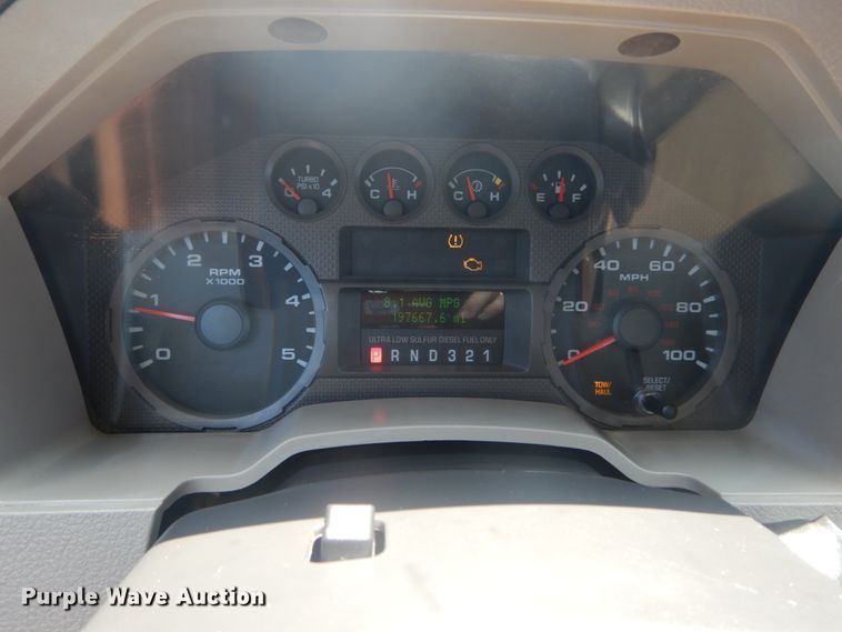 image for item IT9174 2008 Ford F350 Super Duty  Crew Cab pickup truck