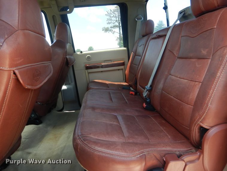 image for item IT9174 2008 Ford F350 Super Duty  Crew Cab pickup truck